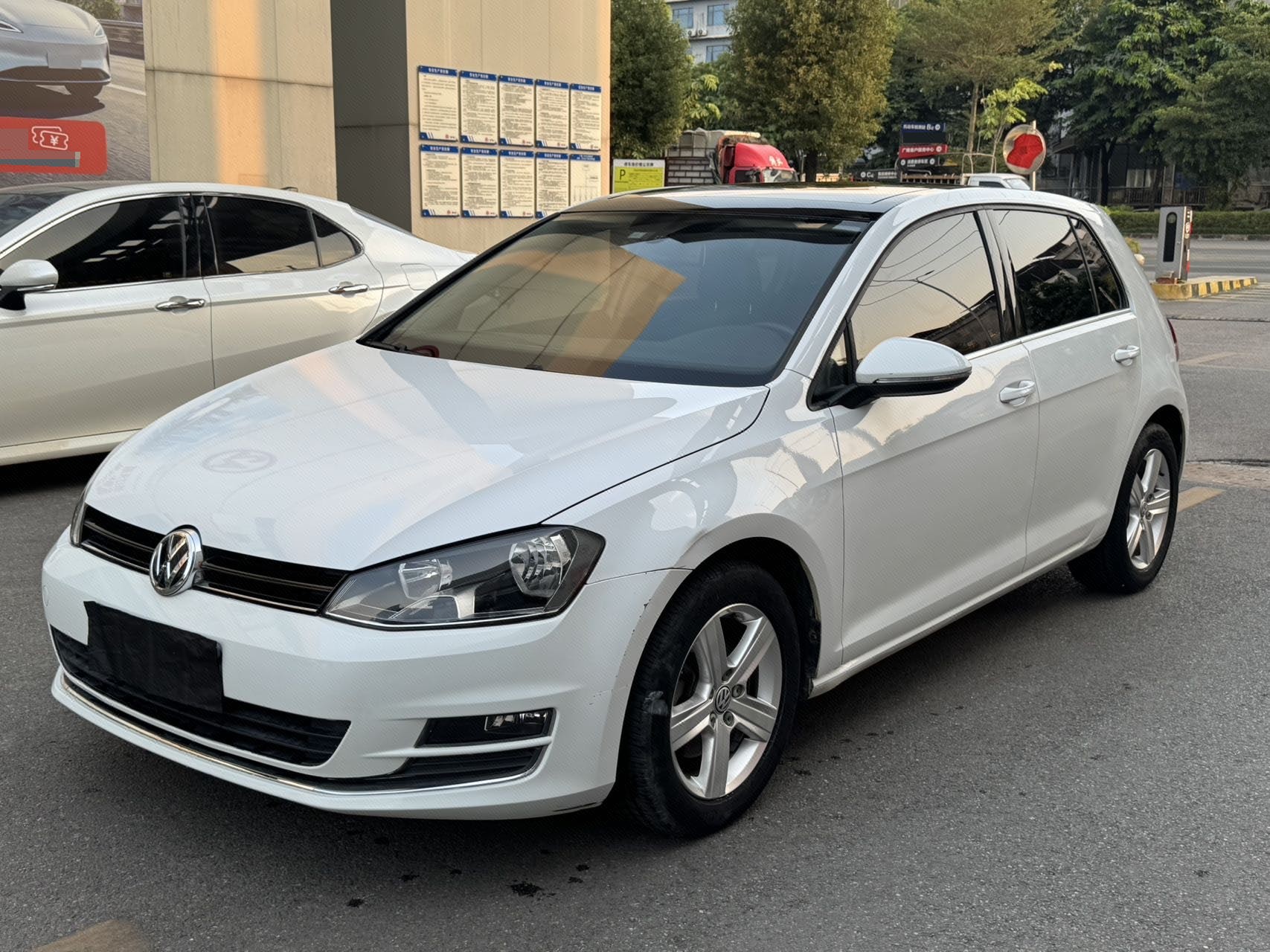 Volkswagen Golf 2014 Volkswagen Golf 2014 صورة سيارة