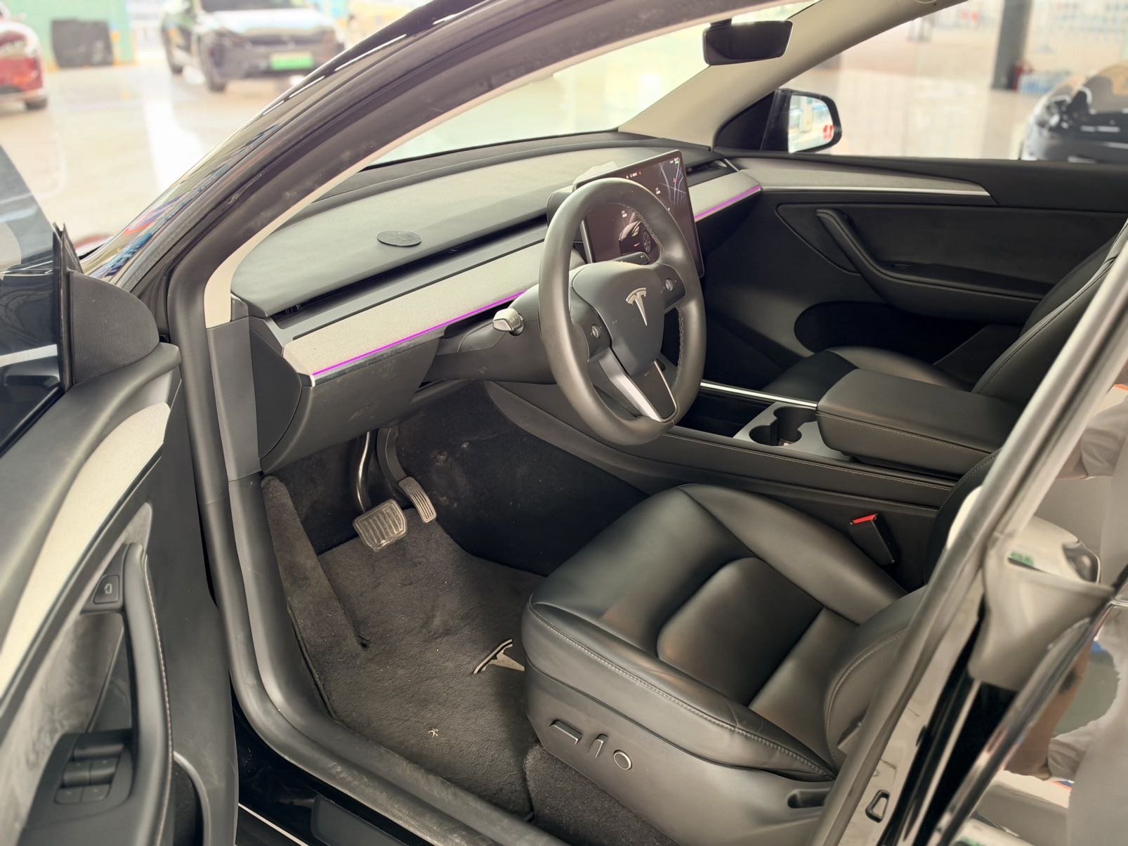 Tesla Model Y 2023 car image #7
