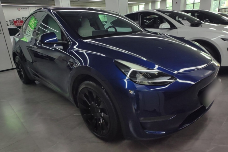 Tesla Model Y 2023 #4 Tesla Model Y 2023 car image #4