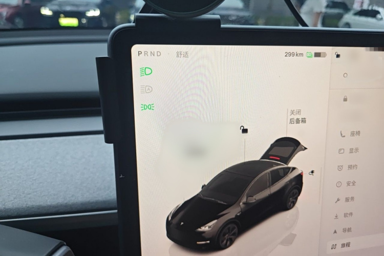 Tesla Model Y 2024 car image #16