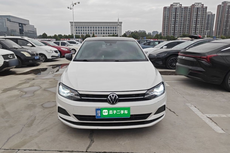Volkswagen Polo 2021 car image #3