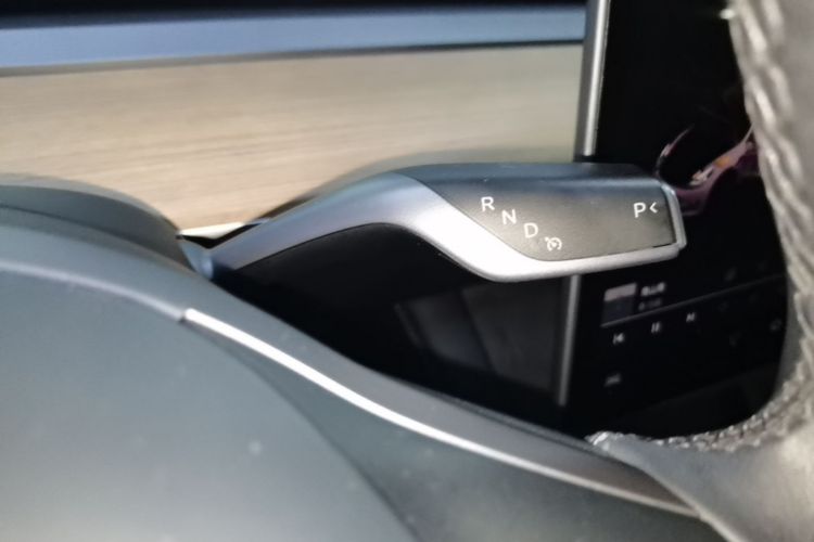 Tesla Model 3 2023 car image #17