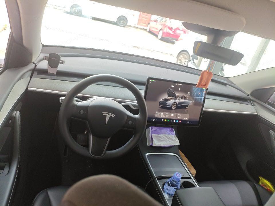 Tesla Model Y 2024 car image #4
