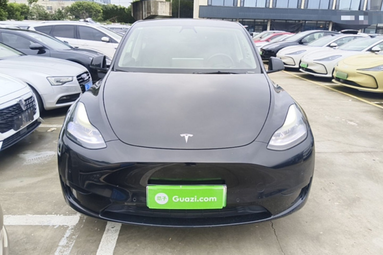 Tesla Model Y 2023 #3 Tesla Model Y 2023 car image #3