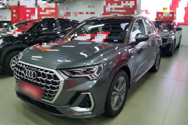 Audi Q3 2025 #2 Audi Q3 2025 car image #2