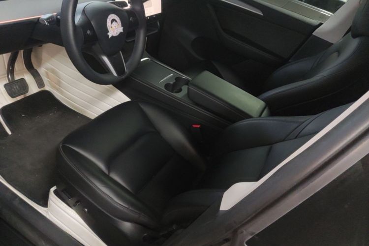 Tesla Model Y 2024 #19 Tesla Model Y 2024 car image #19