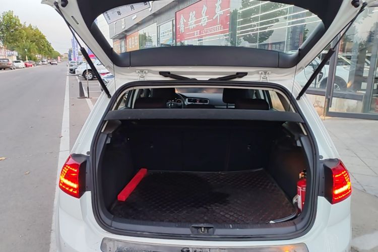 Volkswagen Golf 2016 car image #19