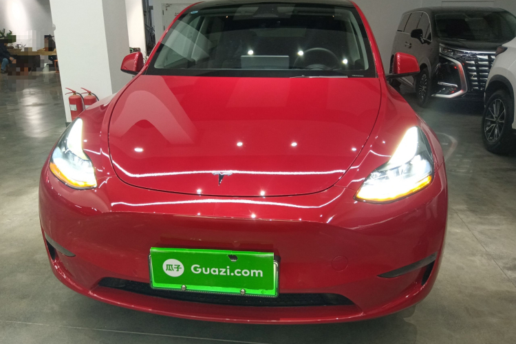 Tesla Model Y 2023 #3 Tesla Model Y 2023 car image #3
