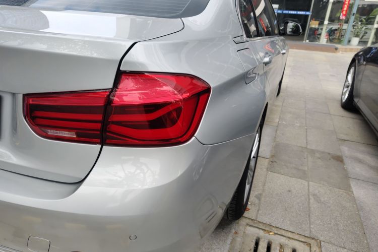 BMW 3 Series 2018 #8 BMW 3 Series 2018 car image #8