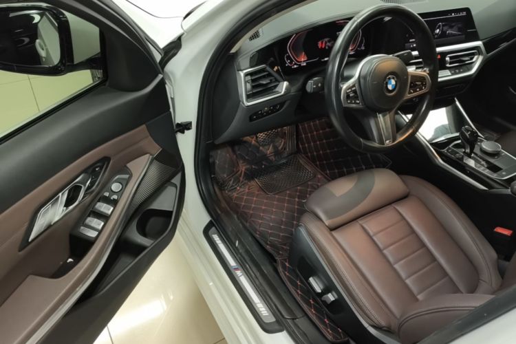 BMW 3 Series 2021 imagen de coche #16
