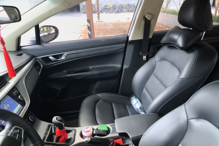 GEELY Emgrand GS 2018 car image #17