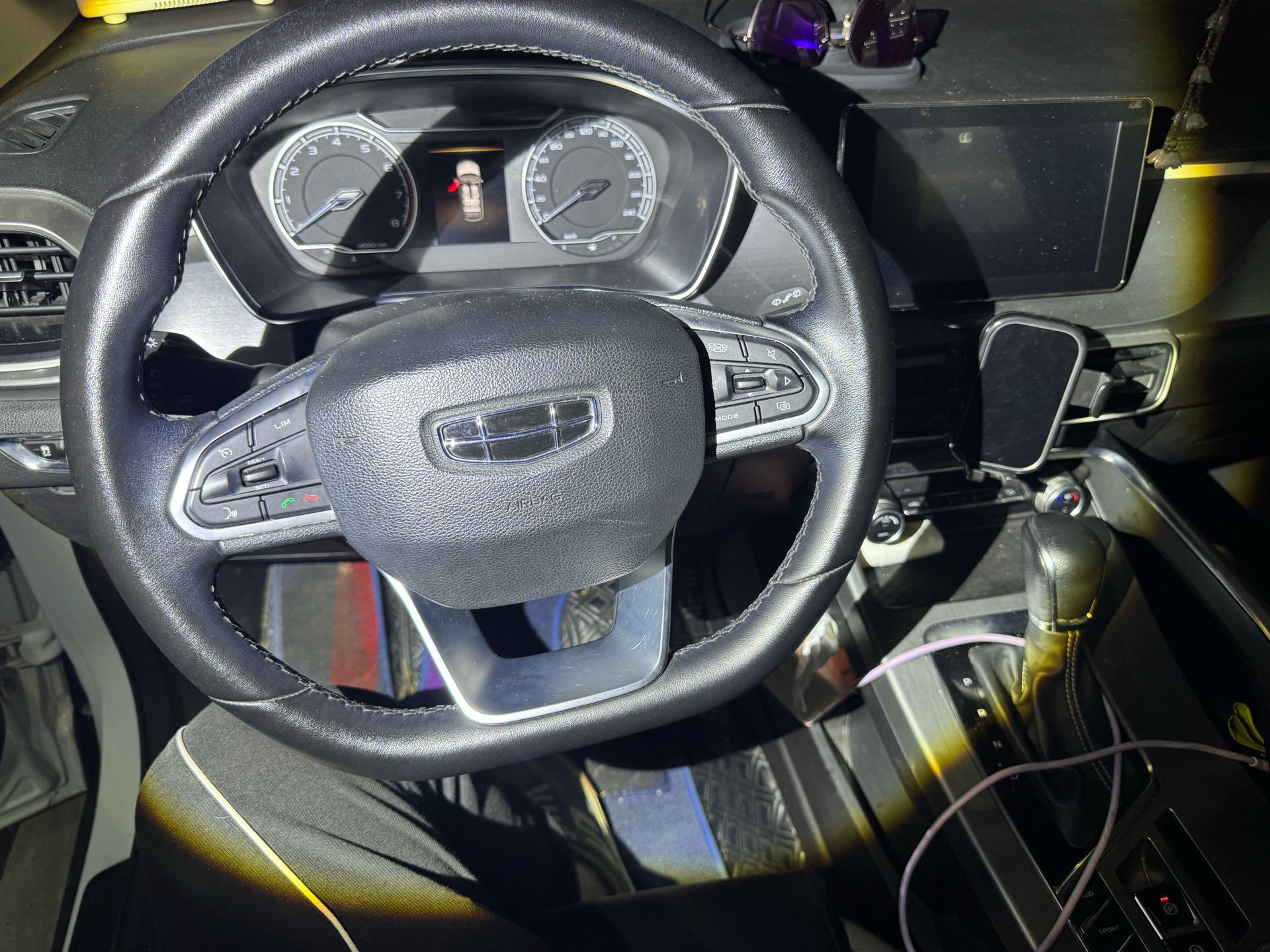GEELY Coolray 2020 #4 GEELY Coolray 2020 car image #4