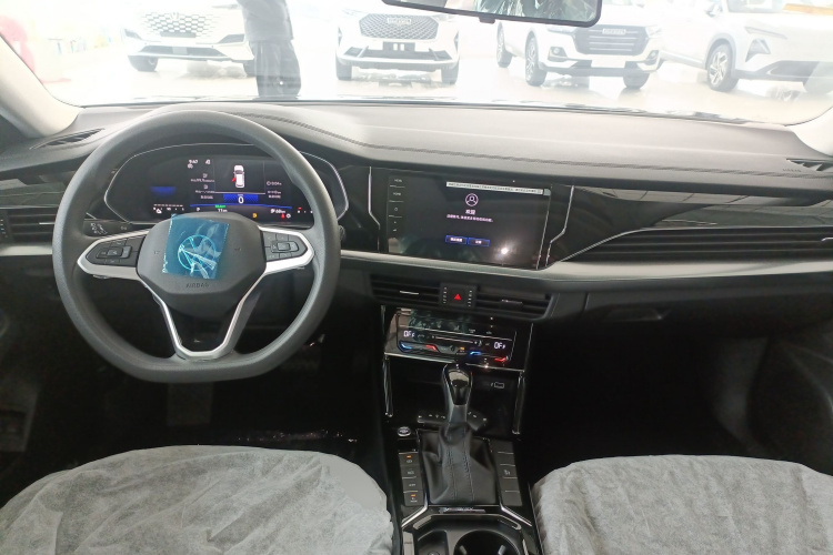 Volkswagen Passat New Energy 2025 immagine di auto #10