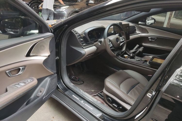 BYD Han 2022 car image #16