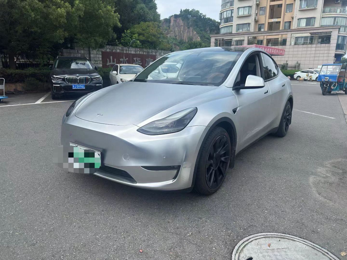 Tesla Model Y 2021 #2 Tesla Model Y 2021 car image #2