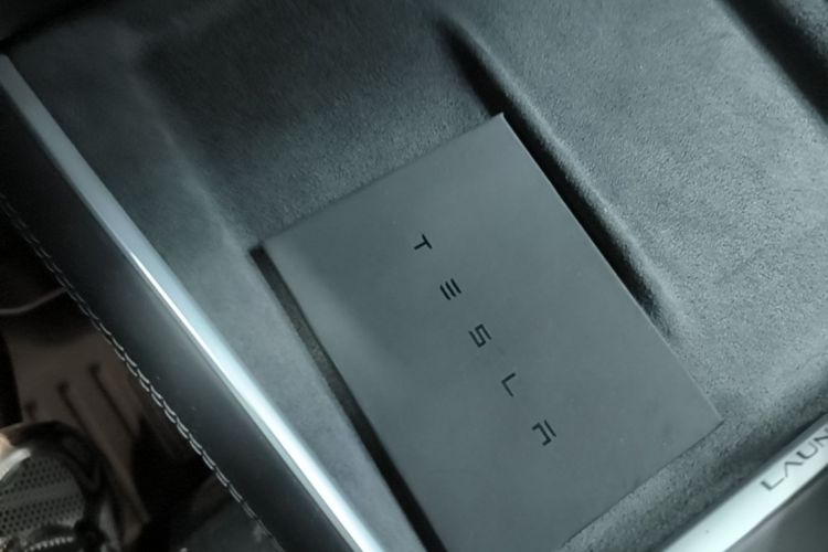 Tesla Model Y 2025 imagen de coche #14