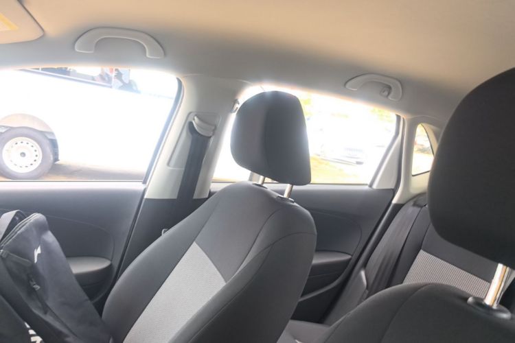 Volkswagen Polo 2018 car image #18