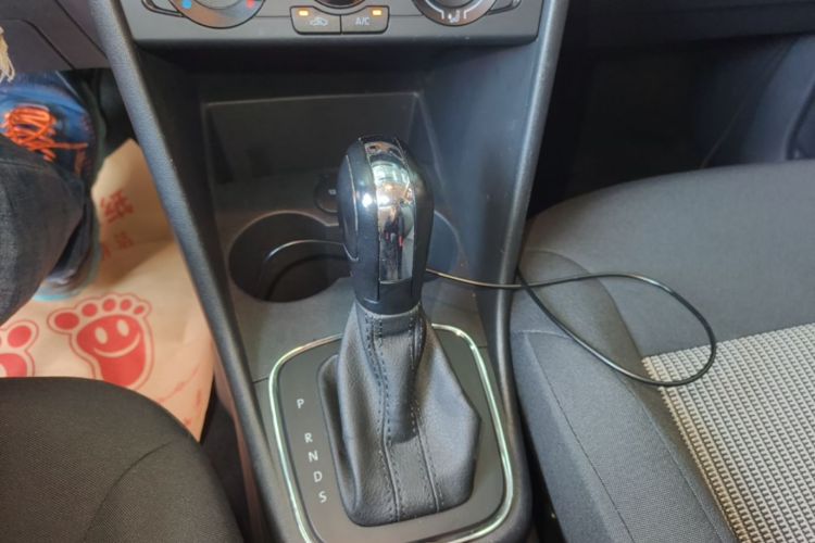 Volkswagen Polo 2018 car image #14