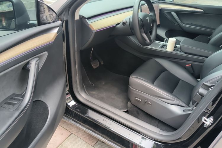 Tesla Model Y 2023 #12 Tesla Model Y 2023 car image #12