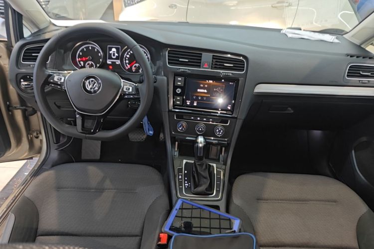 Volkswagen Golf 2019 #10 Volkswagen Golf 2019 car image #10