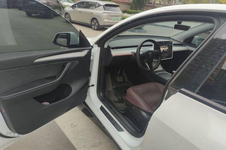 Tesla Model Y 2023 #18 Tesla Model Y 2023 car image #18