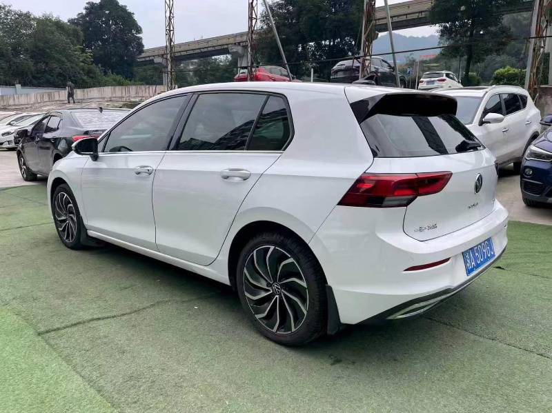 Volkswagen Golf 2022 car image #6