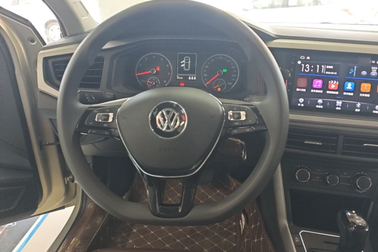 Volkswagen Polo 2020 car image #15