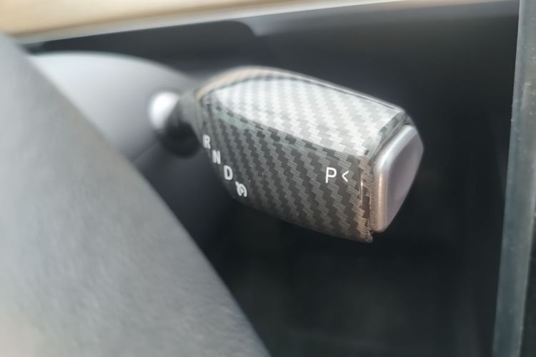 Tesla Model Y 2022 immagine di auto #14