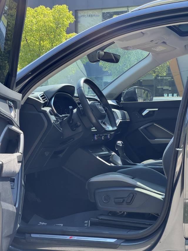 Audi Q3 2023 #8 Audi Q3 2023 car image #8