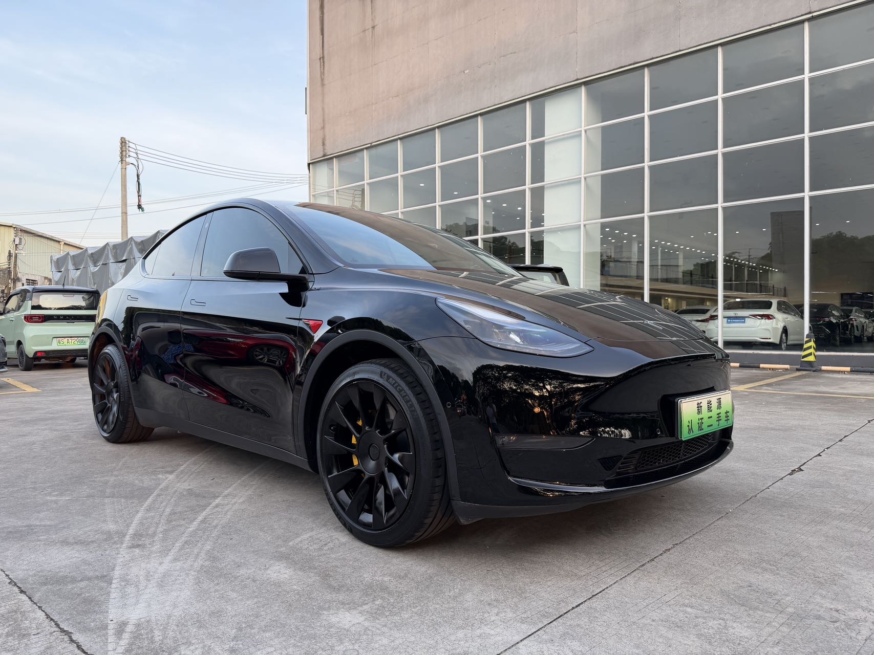 Tesla Model Y 2023 #3 Tesla Model Y 2023 car image #3