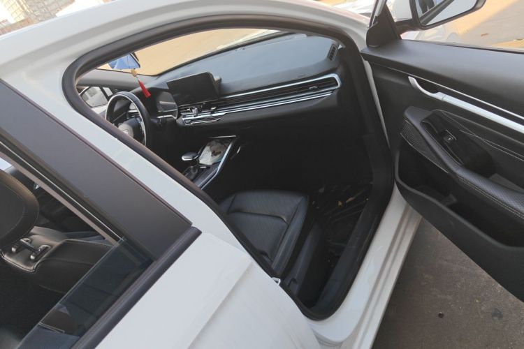 GEELY Emgrand 2022 #23 GEELY Emgrand 2022 car image #23