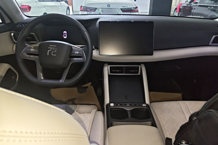 BYD YuanUP 2025 #10 BYD YuanUP 2025 car image #10