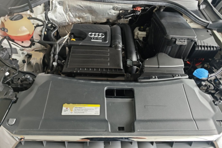 Audi Q3 2018 car image #20