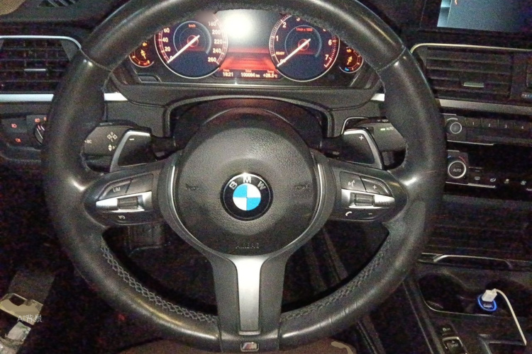 BMW 3 Series 2018 #12 BMW 3 Series 2018 car image #12