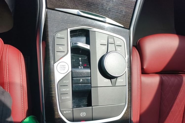 BMW 3 Series 2023 #14 BMW 3 Series 2023 car image #14