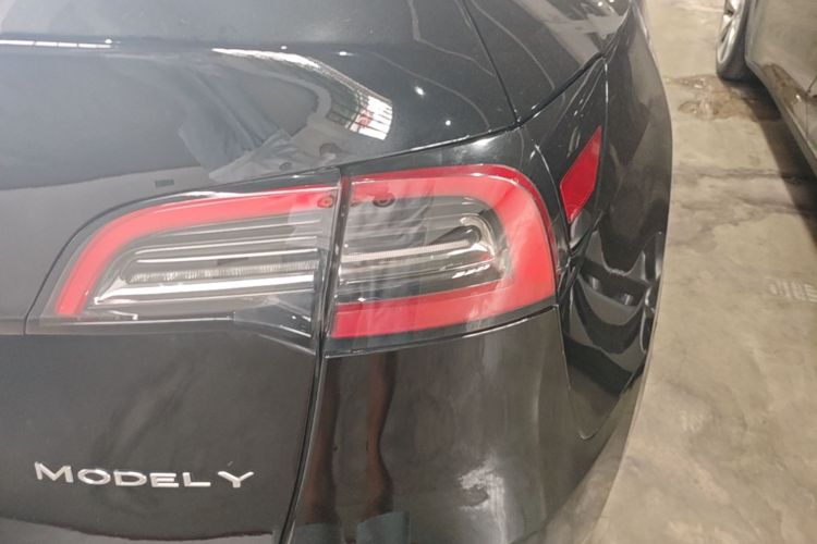 Tesla Model Y 2022 #8 Tesla Model Y 2022 car image #8
