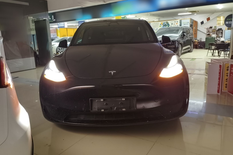 Tesla Model Y 2022 car image #3