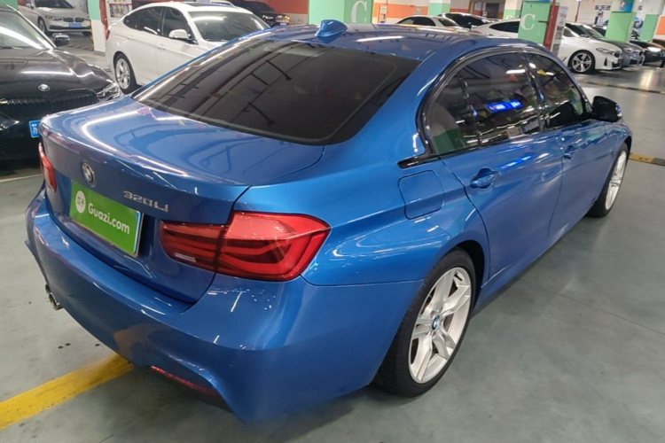 BMW 3 Series 2019 car image #7