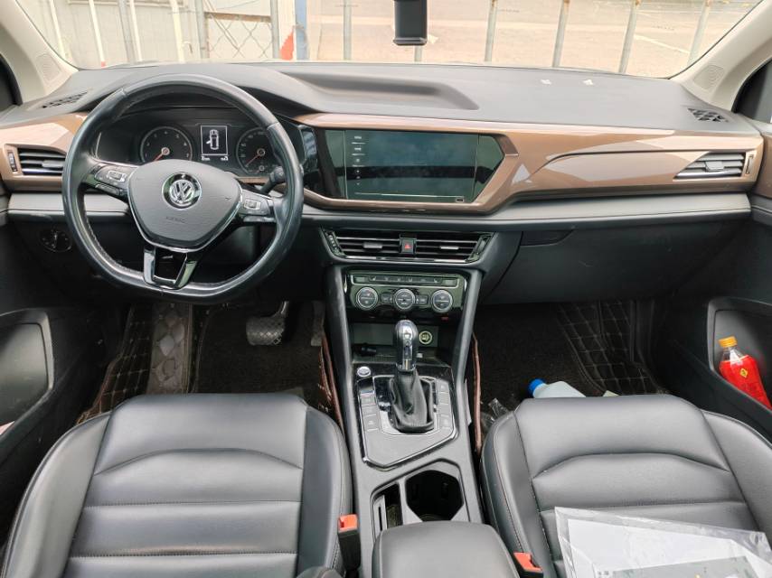 Volkswagen Tharu 2020 car image #3