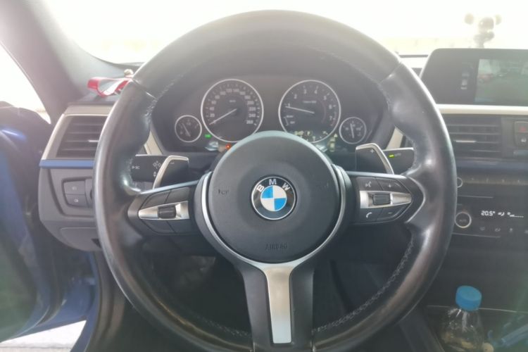 BMW 3 Series 2018 car image #11