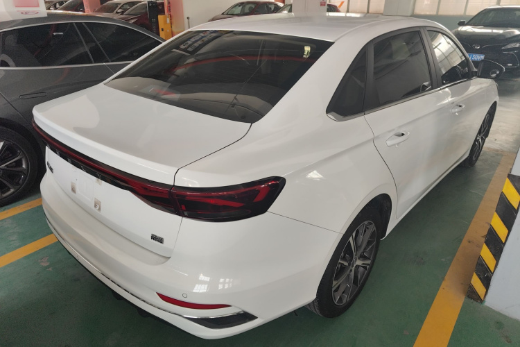 GEELY Emgrand 2022 car image #7