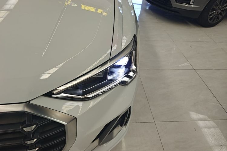 Audi Q3 2020 car image #23