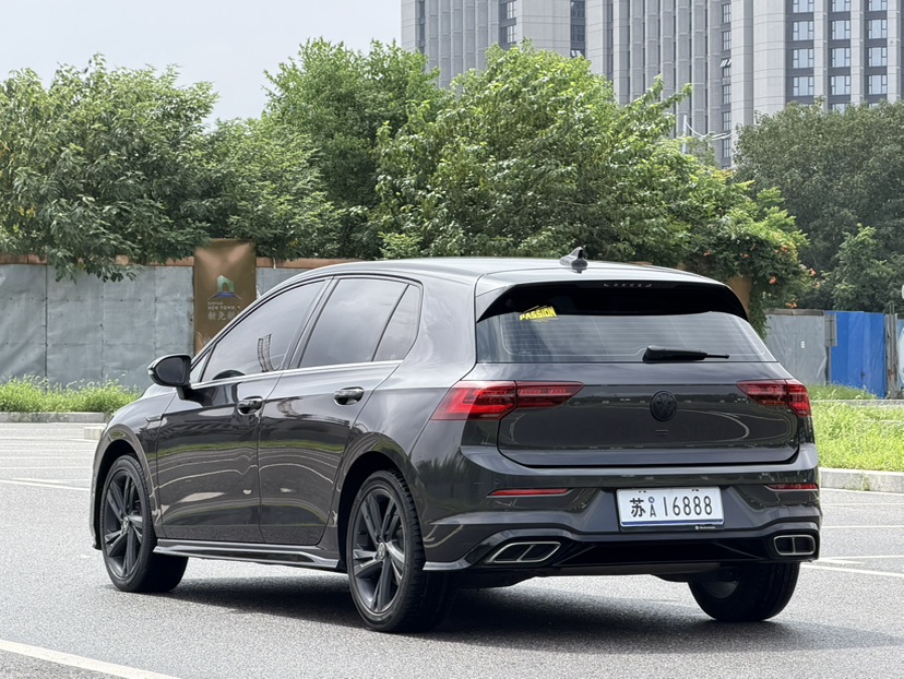Volkswagen Golf 2021 car image #9