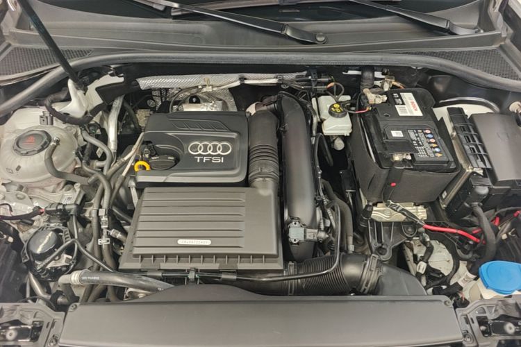 Audi Q3 2020 car image #22