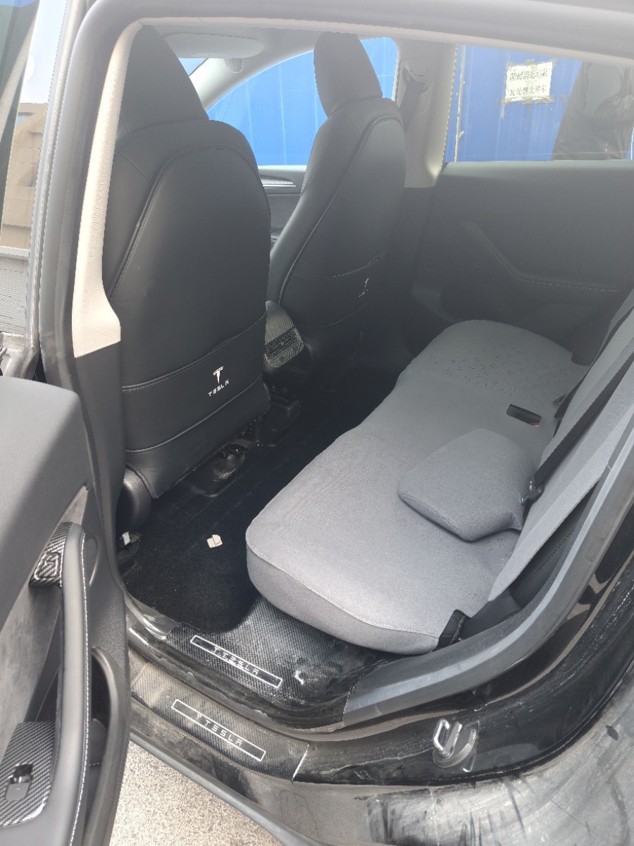 Tesla Model Y 2023 صورة سيارة #4