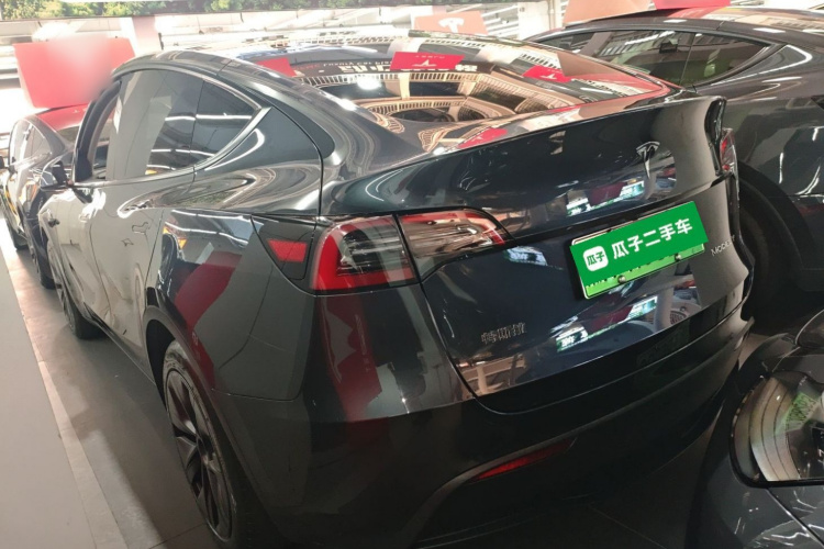 Tesla Model Y 2024 car image #5
