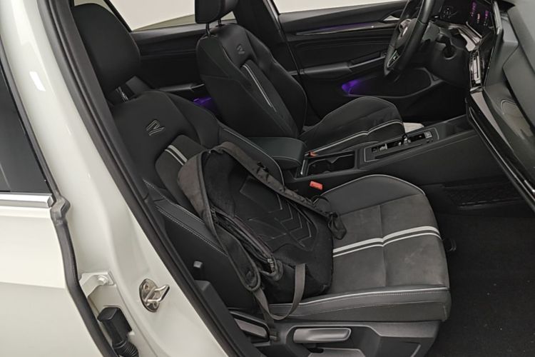 Volkswagen Golf 2021 car image #24
