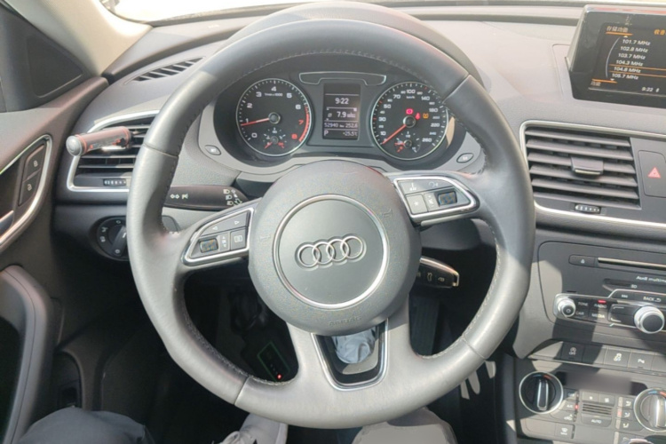 Audi Q3 2019 #11 Audi Q3 2019 car image #11