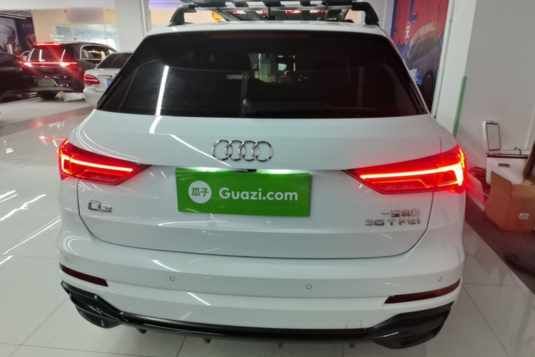 Audi Q3 2023 car image #6