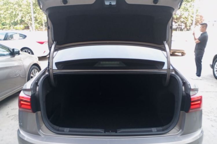 Volkswagen Bora 2019 car image #19
